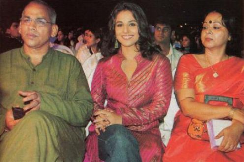 Vidya Balan With Her Mother Pictures