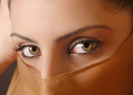 Gorgeous Veiling Eyes Pictures