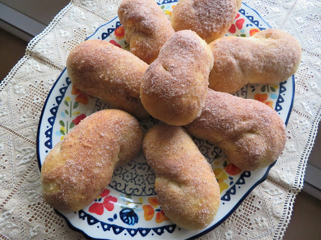 Tahitian Coconut Breakfast Rolls