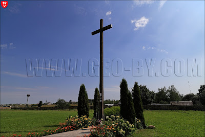 Костел святых Петра и Павла в Камне. Католический крест