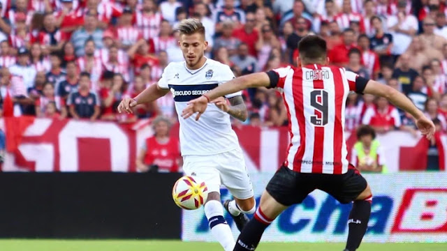 Con gol de Albertengo, Estudiantes venció 1-0 a Gimnasia en un clásico cargado de polémica