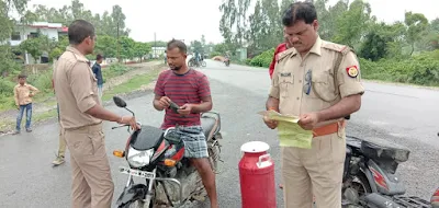 Sultanpur Police Checking Bikes Rto Papers News In Hindi Uttar Pradesh