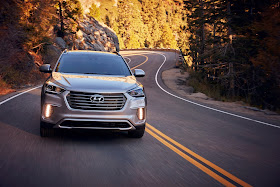 Front view of 2017 Hyundai Santa Fe Ultimate