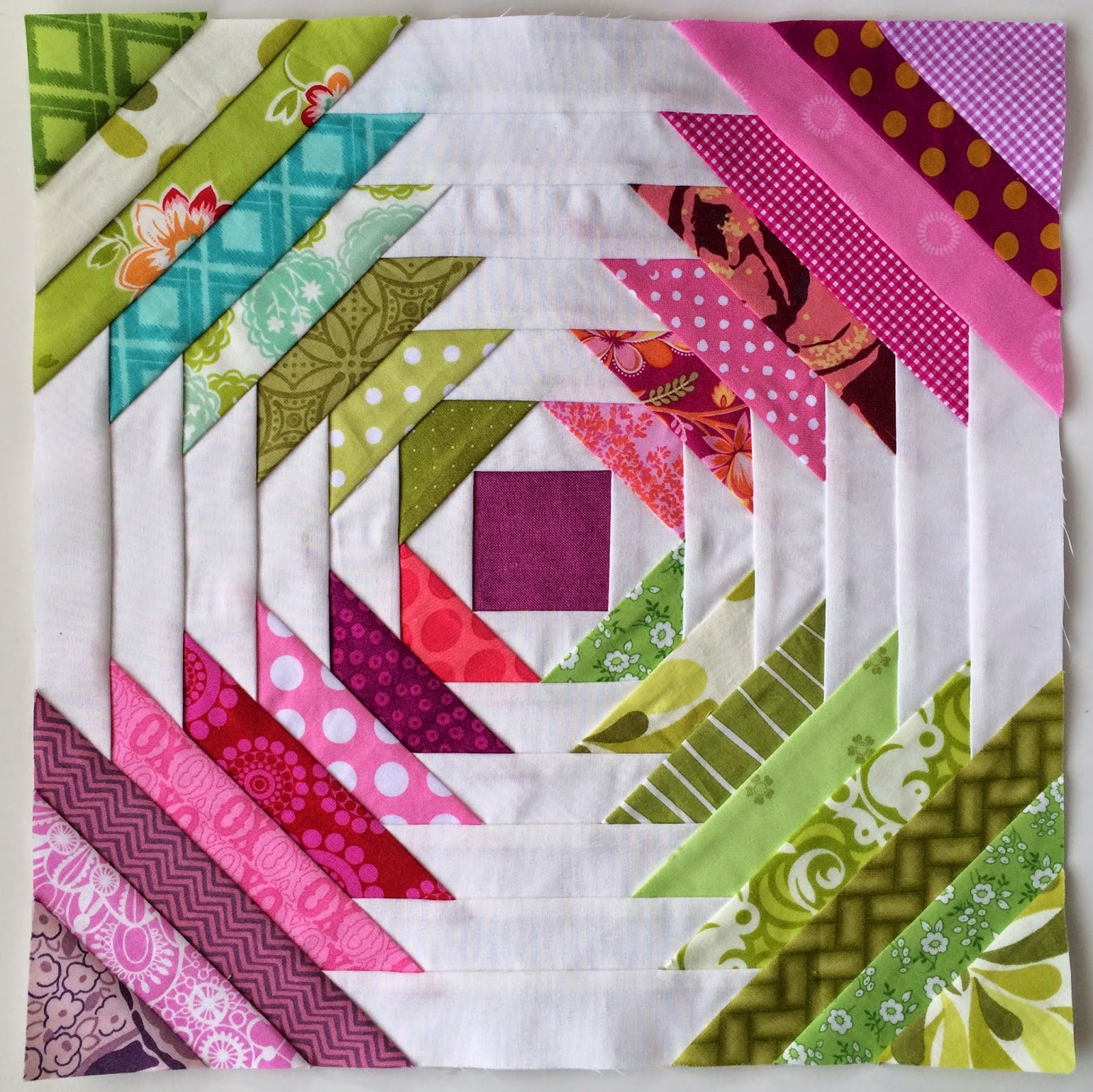 Gigi's Thimble: Pineapple Block Paper Piecing Tutorial