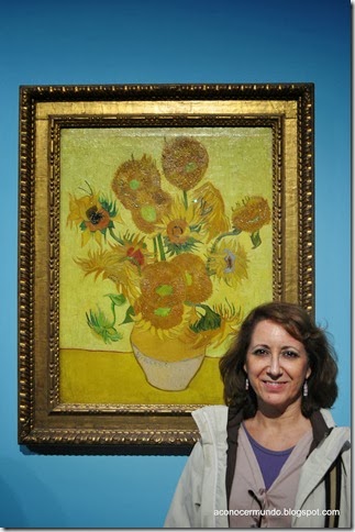 Amsterdam. Museo de Van Gogh. Girasoles de 1989. Carmen - DSC_0013