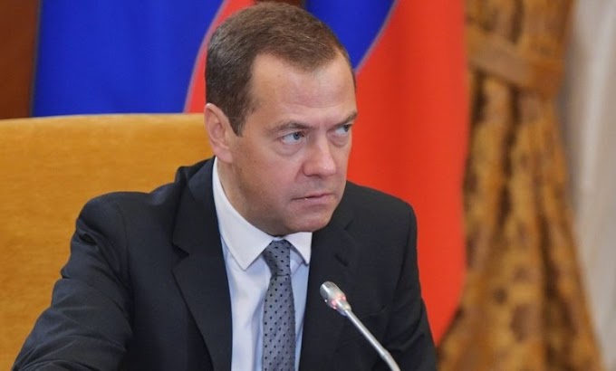 Medvegyev: szégyenletes, hogy a davosi fórumon tankszállításról és nem a gazdaságról tárgyalnak
