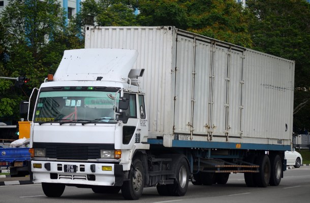 Gambar Truk fuso - Mitsubishi Fuso The Great Container