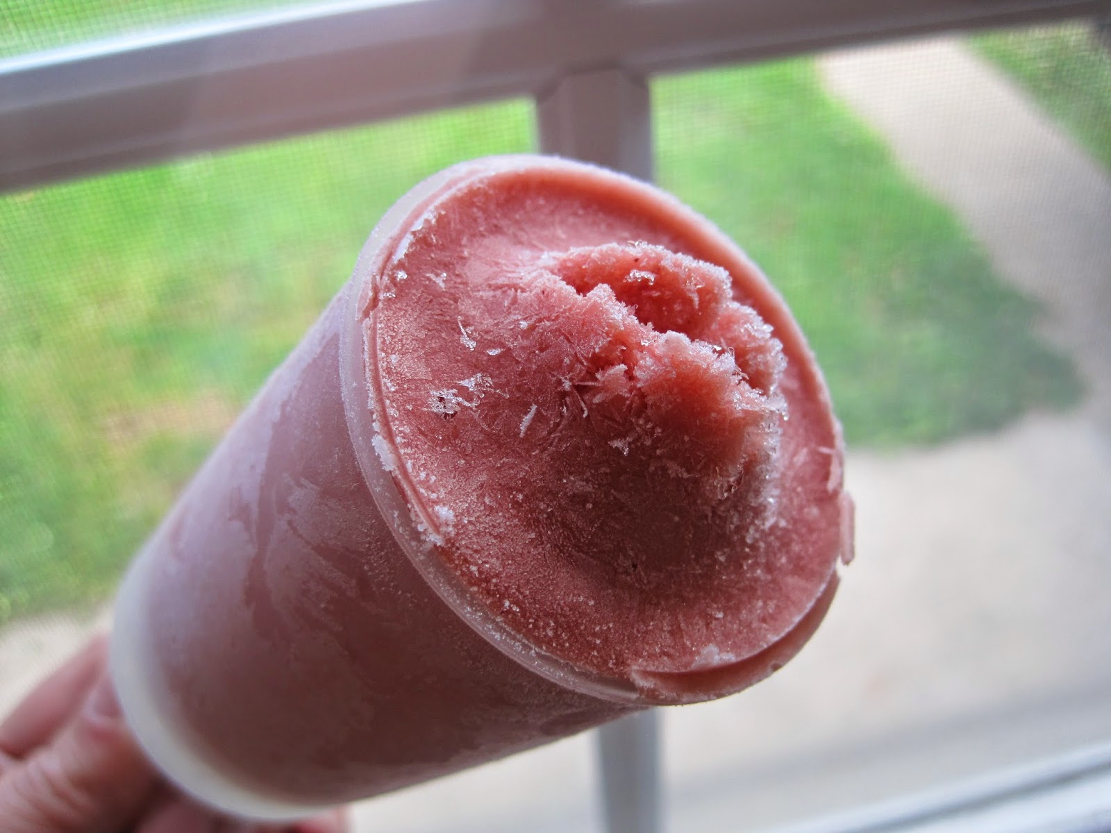 have been making lots of smoothie pops for quick, easy, healthy 