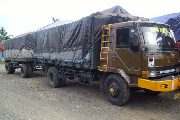 Gambar Truk Tronton - truk tronton gandeng