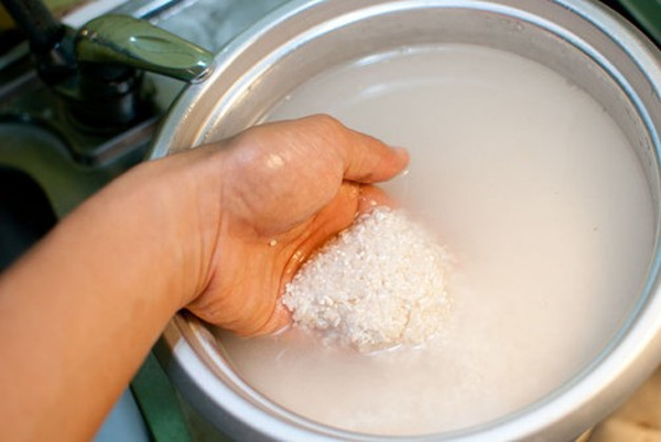 Cách vo gạo để nấu cơm ngon nhất