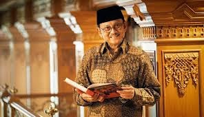  Kata kata Mutiara Tentang Cinta Dalam Film Habibie Ainun