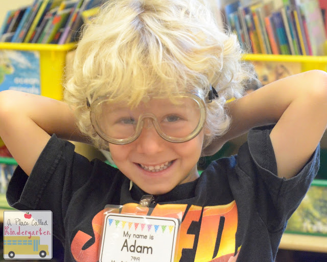 Make your students feel like super scientist! Learn about scientist, the different kinds of jobs they have, what kind of tools they use, how they use their 5 senses and how they ask and answer questions. 