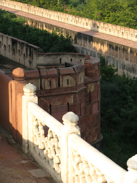 transition of marble to sandstone