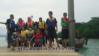 paket wisata tour tanjung lesung murah