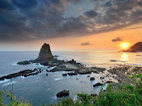 PEMANDANGAN PANTAI PAPUMA JEMBER YANG SANGAT MENAWAN 