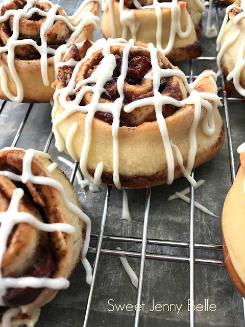 cherry almond cinnamon roll pizza dough recipe