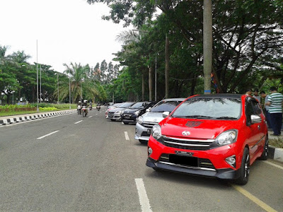 toyota agya merah modifikasi