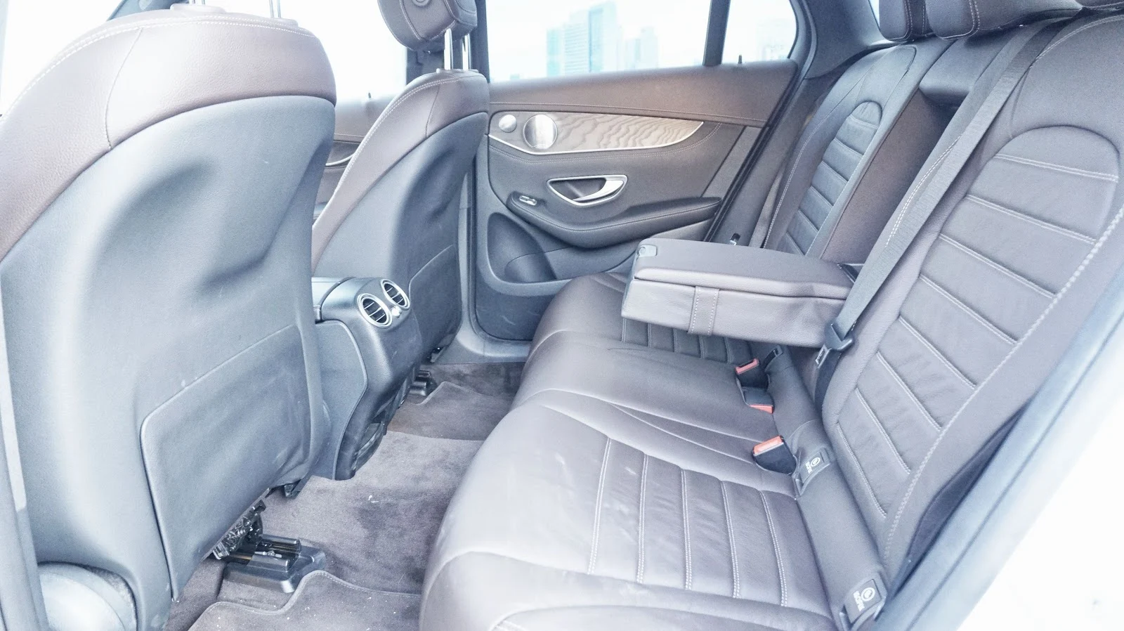 Cận cảnh Mercedes-Benz GLC 300 4Matic 2016