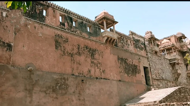 outside view of kumbha palace in Chittorgarh