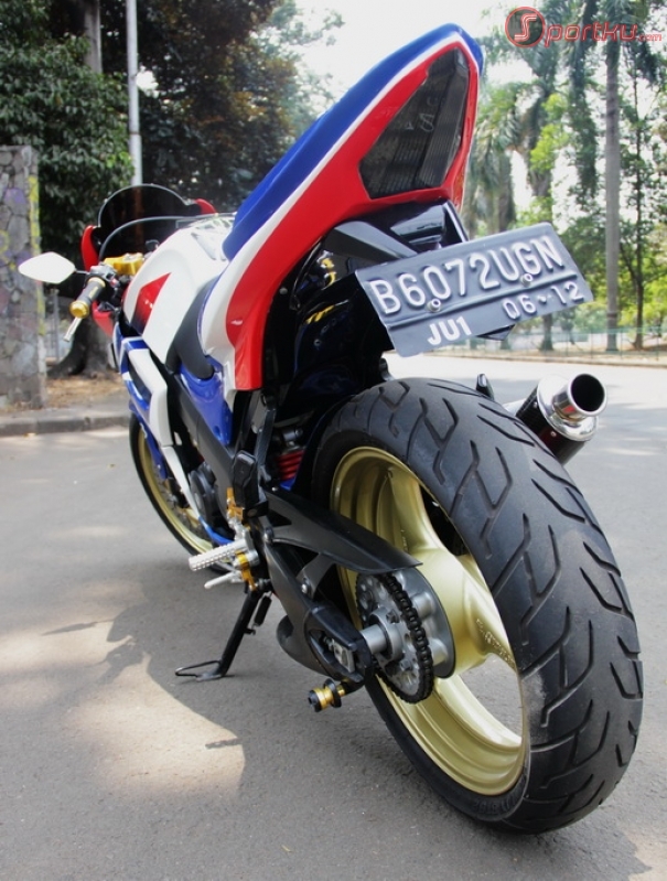 Modifikasi Honda CBR 150 OLD Keren dan Gaul