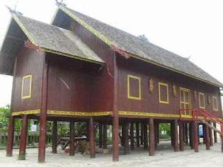 Rumah adat Kalimantan Tengah