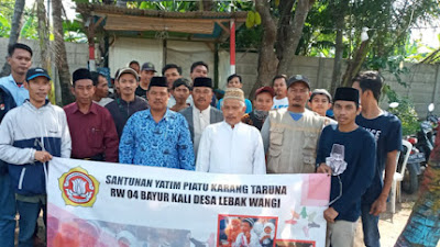 Karang Taruna dan Pemerintah Desa Lebak Wangi Santuni Anak Yatim