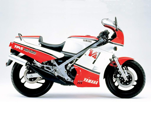 Yamaha RD500LC Tail Look