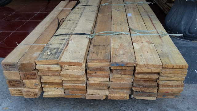 papan mentah kayu jati belanda