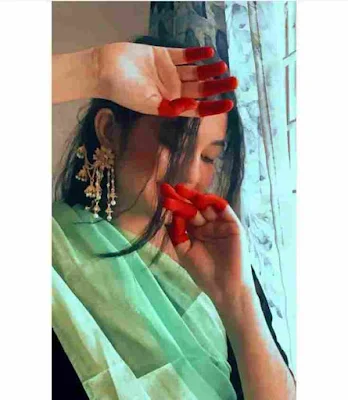শাড়ি পড়তে পিক মুখ ঢাকা - মোবাইল দিয়ে মুখ ঢাকা পিকচার