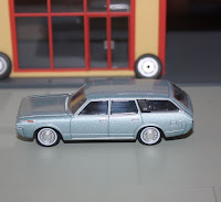 spacegoat tomica limited vintage LV-N108b Toyota Crown Custom