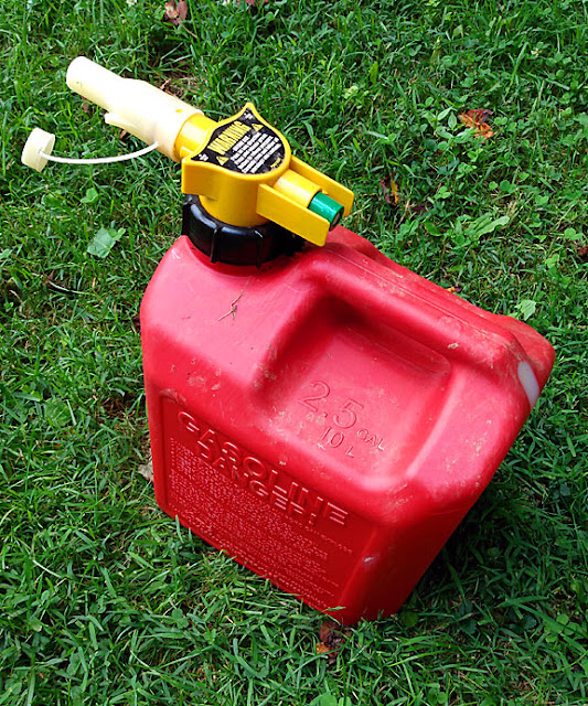 gas tank with nozzle helps slow filling simplicity mower