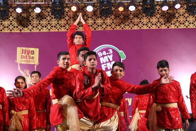 Children performing on Ganesh Vandana 1