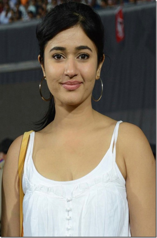 Actress Poonam Bajwa at Telugu Warriors Vs Veer Marathi Photos