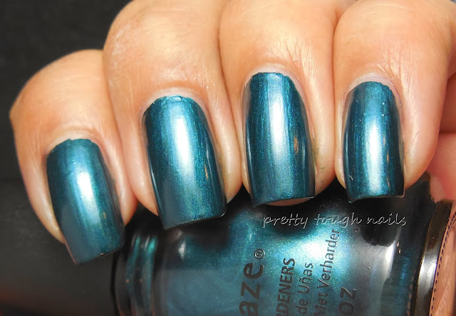  China Glaze Tongue & Chic