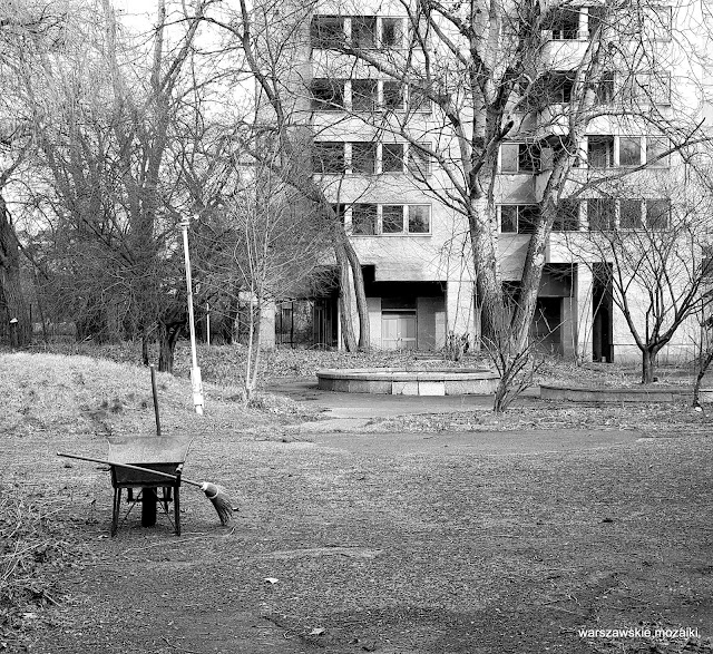 Warszawa Warsaw blok blokowisko ZSRR Rosjanie tajemniczy szpiegowo architektura architecture modernizm modernism