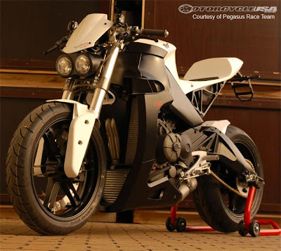 2011 Buell Typhon 1190 Street Fighter First Look