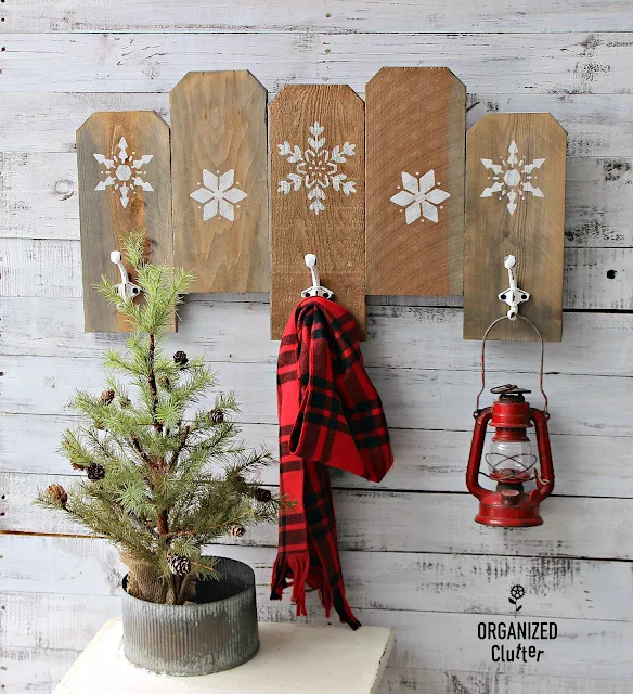 Rough Sawn Fence Board Wall Hooks with Snowflakes #rusticChristmas #winterdecor #stencil #snowflakes #hobbylobbyhooks