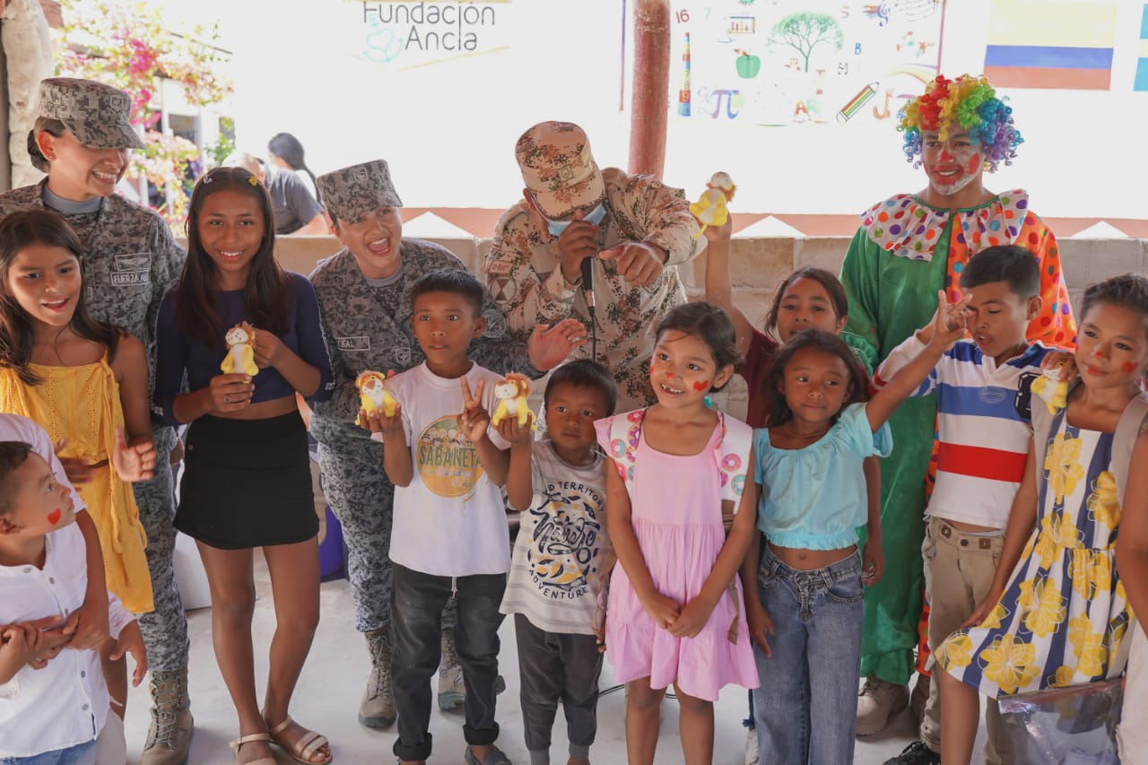 https://lanochedelarcoiris.blogspot.com/Fuerza Aérea Colombiana (FAC) realizó brigada de salud en la comunidad indígena wayuu de Aujero