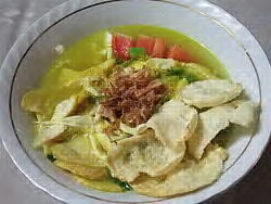 Soto ayam (chicken soup)