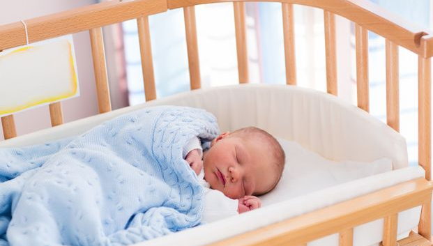 Tips Memilih Tempat Tidur Bayi yang Aman