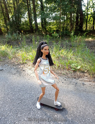 Mattel Barbie doll Fashionistas 56 MtM Made To Move body skateboard