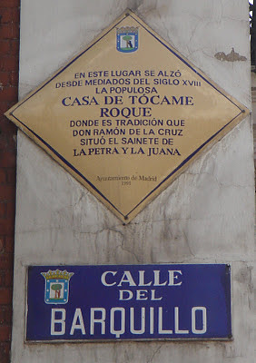 Casa de Tócame Roque + Calle del Barquillo
