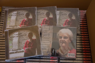 Eugénie Parcheminer a reçu ses CD en breton Sonioù ha gwerzioù. Vous pouvez vous les procurer via http://eugenieparcheminer.blogspot.fr/