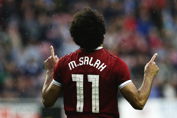 Velocidade, criatividade e bola na rede: 45 minutos de Salah com a camisa do Liverpool