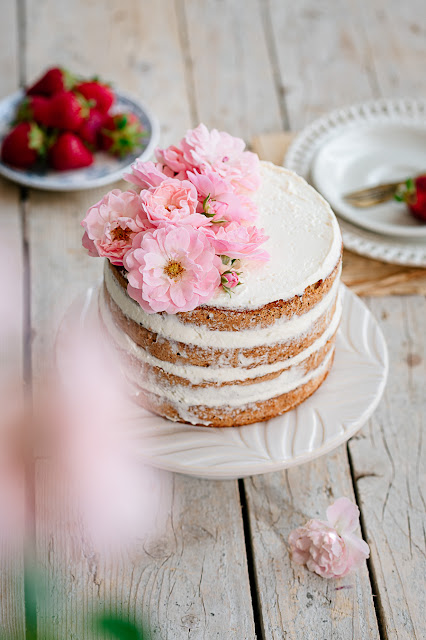Layer cake à la fraise et rose