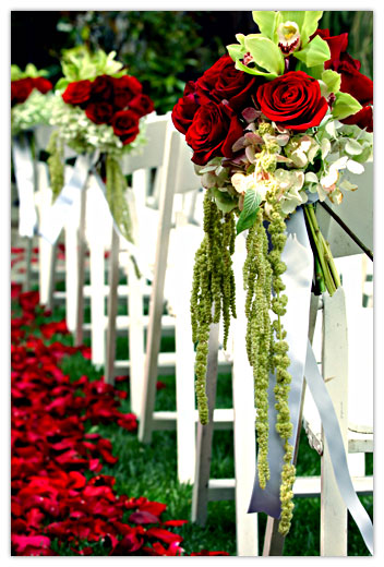 Creative Ways to use Red Roses Using Roses in your Wedding