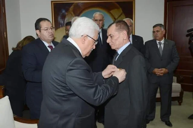 تاريخ شعبنا الفلسطيني عُمد بالدم قائد قوات ال17 اللواء البطل/ فيصل أبو شرخ ( أبو محمود ) الذي يرقد بالمستشفى ونأمل من الجميع بالدعاء له   القوة_17  + 1970 _ 1994 قوات ال17 أمن_الرئاسة  1994 - 2007 حتى إنهاء وحل هذا الجهاز العظيم قوات ال17 أمن الرئاسة.   بقلم / العميد : محمد يوسف الحلو - فلسطين  سنتحدث عن أعظم جهاز عسكري فلسطيني أوجع الكيان الصهيوني وهي القوة 17 وأصبحت في أرض الوطن قوات ال17 أمن الرئاسة.  هذا الجهاز العظيم بعظمة القائد المؤسس الشهيد الرئيس/ ياسر عرفات { أبو عمار } كان الرئيس الشهيد/ ياسر عرفات مهتم بشكل كبير جداً بالقوة ال17 بالتدريب والتسليح والبعثات للدول الصديقة وتعتبر هي النخبة للثورة الفلسطينية وأي مهمة صعبة تكلف بها القوة ال17 من قبل القائد العام الرئيس الشهيد/ أبو عمار وفي إنطلاقة الثورة الفلسطينية في الإستعراض كانت مميزة القوة ال17 وكانت هذه القوة ال17 عظيمة بعظمة قائدها الرئيس الشهيد المؤسس ( أبو عمار ) وعظمة ضباط وأفراد قوات ال17 ؛ وعظمة الشعب الفلسطيني وقضيته العادلة ومهما نكتب عن تضحيات هذا الجهاز من شهداء وجرحى وأسرى عن بطولاته فلا نوفيه حقه. ولقد قدم جهاز القوة ال17 مئات الشهداء وآلاف الجرحى و الأسرى في الحروب التي خاضتها الثورة الفلسطينية والمجازر التي إرتكبت بحق الشعب الفلسطيني من مجزرة تل الزعتر إلى مجازر حرب ال78 ( حرب الليطاني ) وإلى حرب إجتياح عام 1982م وحصار بيروت أكثر من 80 يوم وإرتكاب مجزرة صبرا وشاتيلا ،فكانت القوة ال17 الأكتر شراسة في الحماية والدفاع عن الشعب الفلسطيني وحماية قادة الثورة الفلسطينية ٠ قدمت القوة ال17 مع قوات الثورة الفلسطينية والحركة الوطنية اللبنانية مئات الشهداء ،وكانت الحرب والإشتباك مع الجيش الصهيوني والميليشيات المسيحية الإنعزالية العميلة في حرب عام 82 من نقطة الصفر ولم تستطيع القوات الصهيونية وعملائها من فعل أي إختراق لإحتلال بيروت من محور الأوزاعي (المزبلة) واستشهد في هذه المعركة 73 شهيداً من القوة ال17 من أصل 163 شهيد من قوات الثورة الفلسطينية والحركة الوطنية اللبنانية ولم تتمكن القوات الصهيونية وعملائها من فعل أي إختراق وفشلت محاولة إحتلال الساحل في بيروت وكان قوات القوة ال17 على جميع الأرض اللبنانية في حرب ال82 تبلغ ثلاثة آلاف مقاتل من النخبة٠  وفي معركة خلدة قامت القوة ال17 بأسر دبابة للجيش الصهيوني وتم إعطائها إلى حركة أمل بناءاً على طلب من حركة أمل والهدف كان لرفع معنويات الحركة الوطنية اللبنانية التي كانت تخوض مع قوات الثورة الفلسطينية اشرس المعارك مع الجيش الصهيوني وعملائه. دافعت القوة ال17 مع باقي الفصائل الفلسطينية عن الشعب الفلسطيني ومخيماته في جميع أماكن تواجده. ودافعت القوة ال17 عن القرار الفلسطيني المستقل وتصدت للمنشقين واحمد جبريل القيادة العامة والصاعقة والجيش السوري في طرابلس ومخيماتها نهر البارد والبداوي والبقاع اللبناني. وتعاقب على قيادة القوة ال 17 ثلاث قادة عظام أبو حسن سلامة ( الامير الحمر ) محمود النطور( ابوالطيب ) فيصل ابو شرخ ( ابو محمود )   هذه قوات ال17 التي شطبت بتأمر عليها من التحالف الصهيوامريكي بقرار من قيادة السلطة عام 2007م تقريباً، نطالب من سيادة الرئيس ابو مازن حفظة الله بعدم الرضوخ للضغط التحالف الصهيوامريكي والرجعية العربية عملاء التطبيع وإرجاع قوات ال17 كجهاز مستقل لكي يعد الثوار لمرحلة التحرر الوطني لتحرير فلسطين ولكن تفاجأنا كما تفاجئ أبناء شعبنا بأصدار قرار بقانون 9 عام 2017م بإحالت ما يقارب من 18000 من صف ضباط وضباط الى التقاعد القسري الظالم وكان نصيب الأسد من الذين عملوا في قوات ال17 تقاعد أكثر من 90% من ضباط وصف ضباط قوات ال17 أمن الرئاسة في التقاعد القسري. ونأمل من سيادة الرئيس أبو مازن أن يقوم بإرجاع قوات ال17 للعمل كباقي أجهزة السلطة ليكون لها الدور الفاعل والمميز كما كان في السابق نخبة الأجهزة الفلسطينية وكما كان يتوقع منها الرئيس الشهيد/ أبو عمار في مرحلة التحرر الوطني وإقامة الدولة الفلسطينية المستقلة وعاصمتها القدس الشريف. ونطالب من سيادة الرئيس/ أبو مازن إلغاء التقاعد القسري الظالم ويجب إلغاء التميز الجغرافي بين المحافظات الشمالية والمحافظات الجنوبية ولنعد أنفسنا بوحدتنا الفلسطينية لمرحلة التحرر الوطني لتحرير كل فلسطين. نريد أن نتحدث عن أبرز قيادات قوات ال17 الذي قاد هذه القوة الفلسطينية في زمن الثورة الفلسطينية في الخارج وأكمل المشوار عند تشكيل السلطة الفلسطينية ورجوعها إلى أرض الوطن وكانت قوات ال17 امن الرئاسة هي التي تقوم بالإنتشار في جميع مدن وبلدات وقرى ومخيمات الضفة الغربية وقطاع غزة، ولقد عاصر هذا البطل عهد الرئيس/ أبو عمار رحمه الله، وحصار بيروت وفي الوطن حصار المقاطعة في رام الله وعاصر أيضاً في عهد الرئيس/ أبو مازن اطال الله في عمره.   هذا القائد هو اللواء/ فيصل أبو شرخ { أبو محمود } الذي أبى ورفض أن يعمل أو يقود إلا في قوات ال17 أمن الرئاسة ونريد أن نتحدث عن هذا البطل ولقد كان لي الشرف انا العميد محمد يوسف الحلو (ابو خالد ) شرف عمل لقاء مع سيادة اللواء فيصل أبو شرخ أبو محمود بطريقة سؤال وجواب: * الإسم وتاريخ الميلاد؟ - فيصل محمود حمد أبو شرخ ( أبو محمود ) ولد عام 1949/12/7م * متى تشكلت القوة ال17؟ - بعد مجزرة وحرب أيلول وخروج الثورة الفلسطينية من الأردن إلى لبنان. * ما هو دور القوة ال17؟ - حماية الشخصيات والقيادات داخل حركة فتح والثورة الفلسطينية والدفاع عن الشعب الفلسطيني في جميع أماكن تواجده  والدفاع عن القرار الوطني الفلسطيني المستقل وعمل عمليات النخبة النوعية ضد ضباط الموساد الصهيوني. *متى تم إعتقالك سيادة اللواء من قبل دويلة الكيان الصهيوني؟ - تم إعتقال اللواء فيصل أبو شرخ من قبل البحرية الإسرائيلية لوحده بتاريخ 1985/9/10م وهو متوجه من لبنان إلى قبرص في مهمة كلف بها من الرئيس الشهيد القائد العام للثورة الفلسطينية / ياسر عرفات { أبو عمار } وأمضى هذا البطل في سجون الإحتلال الصهيوني 7 سنوات ونصف ومكث في السجن سبع سنوات وشهرين . * في أي سنة تم الإفراج عنك وما هي طريقة الإفراج؟ * متى تم الإفراج عن اللواء فيصل أبو شرخ؟ في شهر 1992/11م عن طريقة ترحيله من قبل دولة الكيان الصهيوني إلى جنيف ومن ثم نزل إلى الجزائر ومن الجزائر توجه إلى تونس لمقابلة الرئيس الشهيد/ ياسر عرفات ( أبو عمار ) الذي كان بإنتظاره. *متى كلف اللواء فيصل أبو شرخ لقيادة القوة ال17؟ - في نفس اليوم الذي وصل به إلى تونس تم تكليفه من قبل الرئيس الشهيد { أبو عمار } بقيادة القوة ال 17 . * متى نزلت القوة ال17 إلى أرض الوطن؟ - بعد التوقيع على إتفاق أوسلو وبدء وصول طلائع قوات الثورة الفلسطينية إلى أراضي السلطة الوطنية الفلسطينية كانت القوة ال17 على رأس هذه القوات من أجل إستلام والإنتشار في المدن والبلدات والقرى والمخيمات الفلسطينية في الضفة الغربية وقطاع غزة التي تخرج منها القوات الصهيونية . * كيف تحول إسم القوة ال17 إلى إسم قوات ال17 أمن الرئاسة؟ - لقد اعترض الإسرائيلين على إسم القوة ال17 لما قامت به هذه القوة من أعمال بطولية ضد الكيان من إغتيال ضباط في الموساد الصهيوني وبعث طرود مفخخة ضد الصهاينة وبعد تداخل الدول الصديقة والدول العربية و الإتحاد الأوروبي رفض ( أبو عمار ) إنهاء القوة ال17 بل تم تسميتها بإسم قوات ال17 أمن الرئاسة وثبت ذلك وكانت من خلال قائدها اللواء فيصل أبو شرخ تتبع للرئيس الشهيد/ أبو عمار مباشرة. وتم محاصرة الرئيس الشهيد/ أبو عمار في المقاطعة برام الله وحوصر معه قائد قوات ال17 اللواء فيصل أبو شرخ. * كيف تم الإنتشار في المدن التي تتبع للسلطة الفلسطينية وكيف تم تشكيل قوات ال17؟ - تشكلت قوات ال17 من شقين الشق الأمني والشق العسكري وهو الإنتشار وضبط الأمور بعد خروج القوات الصهيونية من المدن والبلدات والقرى والمخيمات الفلسطينية ٠   الشق الأمني  دائرة الأمن والمعلومات وكان مديرها اللواء أبو أحمد كرامة وتتبع هذه الدائرة للرئيس مباشرة من خلال قائد قوات ال17 اللواء فيصل أبو شرخ. الإستخبارات العسكرية لقوات ال17 وهي ضبط قوات ال17 ومحاسبة الأفراد والضباط على الأخطاء التي تصدر منهم والضبط والربط داخل قوات ال17 وكان يقودها العميد أبو رجائي. حرس_الشرف كان أفراده من قوات ال17 وكان الرئيس الشهيد/ ( أبو عمار ) يهتم به شخصياً لأنه حرس الشرف من رموز الدولة والسيادة وعندما كان أبو عمار يذهب الى الضفة الغربية في كل مرة يسبقه حرس الشرف ويستعرض حرس الشرف الرئيس الشهيد أبو عمار في كل مرة وعندما يأتي أي ضيف مهم من دول العالم أو أي زعيم كان يستعرض حرس الشرف.  أول قائد لحرس الشرف كان اللواء/ أبو سيف الهدار ومكث فترة طويلة قائد له ابو سيف ،وقاد حرس الشرف العميد نمر هديب ( تايجر ) جميع أفراد حرس الشرف وقيادته من قوات ال17 أمن الرئاسة.  الشق العسكري  تم تكليف الضباط التالية أسمائهم مع قواتهم للإنتشار في المدن والبلدات والقرى والمخيمات التابعة للسلطة الفلسطيني: قائد قوات ال17 أمن الرئاسة في محافظة القدس " فايز اجنادي "، وكان مقر قوات ال17 أمن الرئاسة في أبو ديس في القدس. قائد قوات ال17 أبو عوض في رام الله.  قائد قوات ال17 الحج ملحم في أريحا.  قائد قوات ال17 كفاح بركات في بيت لحم ،واستلم اللواء/ حميدو البواب قيادة قوات ال17 بعد كفاح بركات في بيت لحم عام 1998م إلى عام 2005م ، وفي عام / 2005 استلم قيادة كتيبة الدروع في قطاع غزة ثم تم تشكيل لواء من كتيبة الدروع والصاعقة والرششات وكلف بقيادتها اللواء حميدو البواب ( أبو محمد ) من قبل قائد القوات في قطاع غزة اللواء أبو أحمد كرامة ،واستلم نائب قائد القوات في قطاع غزة في عهد اللواء/ أبو أحمد كرامة قائد قوات ال17 في قطاع غزة. قائد قوات ال17 حسن أبو الغور في سلفيت. قائد قوات ال17 أبو سفيان في نابلس ٠ قائد قوات ال17 أبو علي تركي في جنين. قائد قوات ال17 أبو شامخ في قلقيليه. قائد قوات ال17 عبد الله السلال في الخليل. قائد قوات ال17 محمد اطليب في طول كرم. 》قائد الكتيبة الأولى في قطاع غزة أبو نضال مزعل واستلم قائد قوات ال17 في قطاع غزة بعد اللواء/ أبو أحمد كرامة إلى يوم الإنقلاب الأسود الذي قامت به حركة حماس. 》سرية الصاعقة ( تأمين موكب الرئيس والحمايات الخاصة في مكتب الرئيس ). 》السرية الأولى مهامها الحواجز المحيطة لمكتب الرئيس " ( حاجز جلال وحاجز أمين وحاجز دوار ال17 معاوية والبوابة الشرقية مكتب الجزار ) وهذه الحواجز مرتبطة بعمليات مكتب الرئيس. الوسطى دير البلح كان موقع للتدريب ومقر للكتيبة وكان يقودها العميد أبو طلعت عواد. التوام وهو موقع للتدريب ومقر لكتيبة التوام وكان قائدها اللواء/ أبو صلاح أبو عمشة ومن ثم اللواء/ جمال كايد ومن ثم اللواء/ خلدون حجو. العمليات المركزية: تسلم العمليات المركزية كلاً من أبو الفواخر وأبو صلاح أبو عمشة وأبو علي حسن واللواء أبو سيف الهدار كان مدير عمليات قوات ال17 المركزية ؛وكان قائد حرس الشرف لسيادة الرئيس الشهيد/ ياسر عرفات { أبو عمار } تسلسل قادة القوات:- وجاء بعد قيادة قوات ال17 في الضفة الغربية وقطاع غزة والشتات اللواء/ فيصل أبو شرخ ( أبو محمود ) ومن ثم كلف اللواء/ أبو أحمد كرامة بقيادة قوات ال17 في قطاع غزة واللواء ابو عوض في الضفة الغربية ٠ واستلم اللواء/ أبو نضال مزعل قيادة القوات في قطاع غزة إلى يوم الإنقلاب الاسود ؛وبعد الإنقلاب استلم قيادة قوات ال17 اللواء/ خلدون حجو وبعد فترة دمجت قوات ال17 مع حرس الرئيس ونرجو من سيادة الرئيس أبو مازن بإرجاع قوات ال17 إلى العمل كجهاز مستقل يتبع لسيادتك مباشرة ايها الرئيس ابو مازن حفظة الله كان لقوات ال17 سرية دوشكات وتطورت إلى كتيبة.  وجاء للسلطة ما يقارب 40 مدرعة عليها أسلحة ثقيلة وهي 14ونصف وتسلمت قوات ال17 أمن الرئاسة منها 28 مدرعة ؛كان جميع الشعب الفلسطيني يحب قوات ال17 لأنها كانت تهتم ومكلفة من الرئيس الشهيد/ أبو عمار ،والرئيس ( أبو مازن ) لأنها ليس لها أي علاقة بمشاكل العائلات أو الأفراد إلا بقرار الرئيس.  وأنا العميد/ محمد يوسف الحلو { أبو خالد }  كان لي الشرف أن أعمل ضابطاً في قوات ال17 أمن الرئاسة التي أنتمي لها وأكُن لها كل الحب والإحترام ولضباطها وأفرادها العظماء. { عاشت قوات ال17 أمن الرئاسة التي أوجعت وأربكت الكيان الصهيوني } ادعو الرئيس ابو مازن ارجاع العمل لقوات ال17 امن الرئاسة كباقي الاحهزة من اجل تحرير فلسطين وادعو الرئيس ابو مازن ان يصد قرار بألغاء التقاعد القسري الظالم وارجاع 18000 صف ضابط والضباط الذين احالهم للتقاعد القسري والغاء قرار بقانون 9 لعام 2017 واحتساب السنوات الفاقدة اداريآ وماليآ تسليم وارجاع غزة للشرعية الفلسطينية وانهاء الانقسام ودخول حماس والجهاد في مؤسسات م ت ف عقد مجلس وطني توحيدي يضم الجميع بما فيها حماس والجهاد كما حصل في الجزائر الدورة ال 18 عام 1987 قبل الانتفاضة المباركة بأشهر واعلان عن تشكيل حكومة انقاذ وطني تقود العمل اليومي والكفاحي للشعب الفلسطيني والاشراف على الانتخابات ومجابهة عملاء التطبيع و مخططات التحالف الصهيوامريكي. عاش نضال شعبنا الفلسطيني العظيم. عاشت الوحدة الوطنية الامل الوحيد لتحرير فلسطين. عاشت منظمة التحرير الفلسطينية الممثل الشرعي والوحيد للشعب الفلسطيني. عاشت فلسطين واحدة موحدة وعاصمتها القدس الشريف.