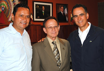 VISITA RAÚL LEGGS A ALCALDE TORRES CHABERT