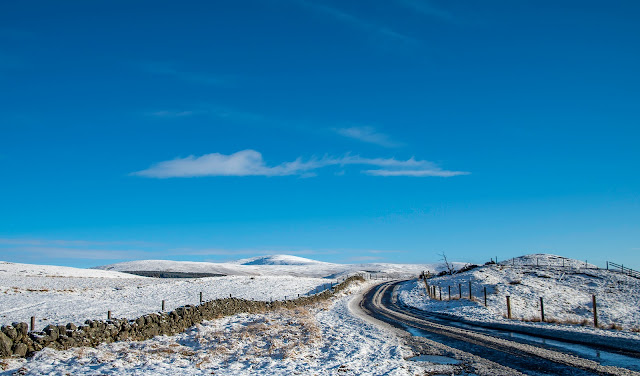 The road to Balintore in snow