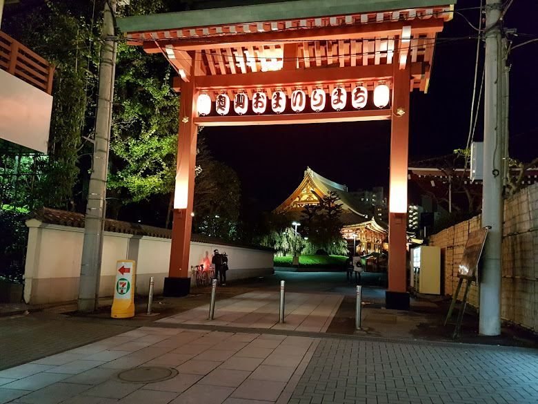 夜晚往淺草寺的側門